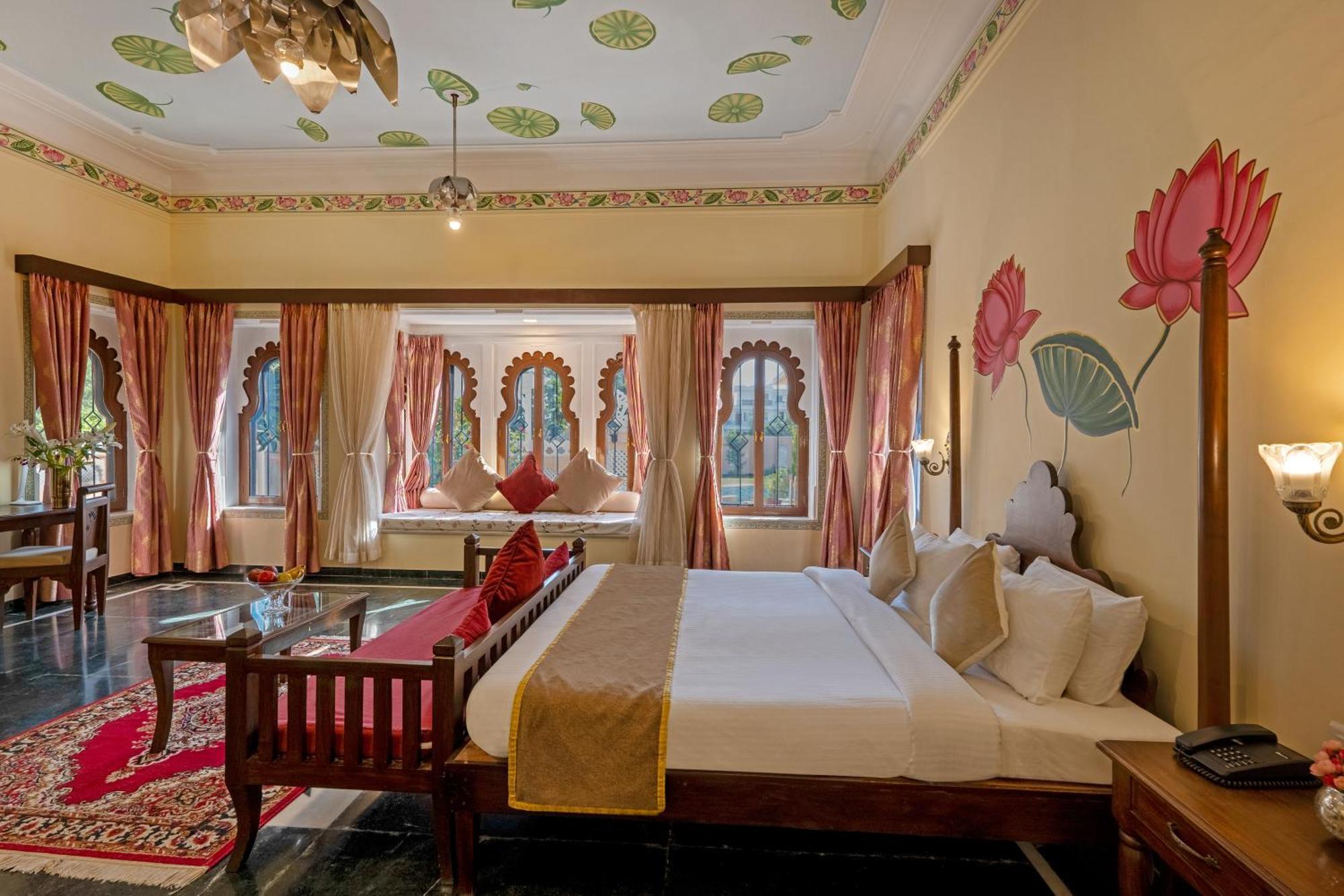 Sterling Jaisinghgarh Udaipur Hotel Exterior foto