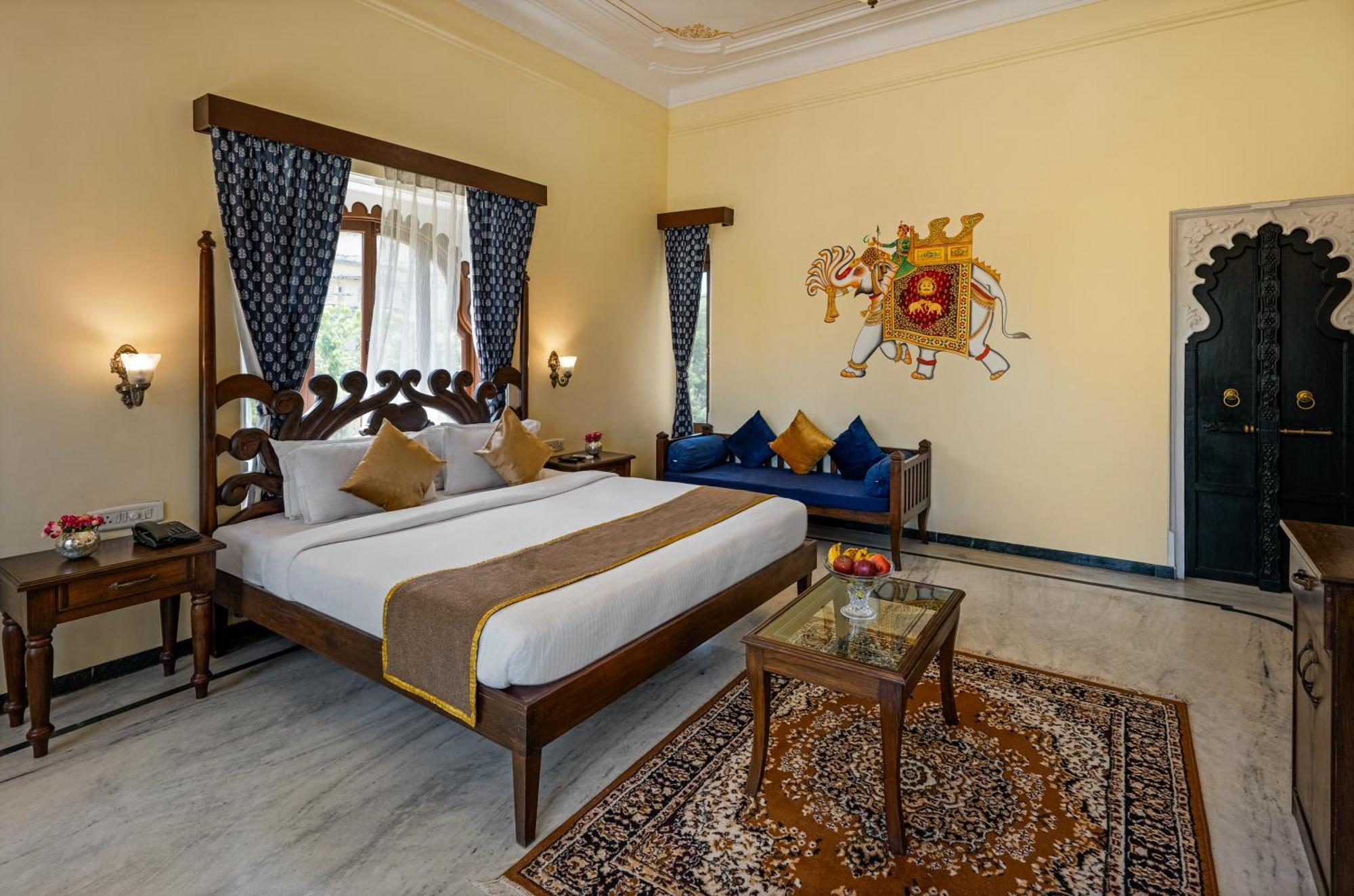 Sterling Jaisinghgarh Udaipur Hotel Exterior foto